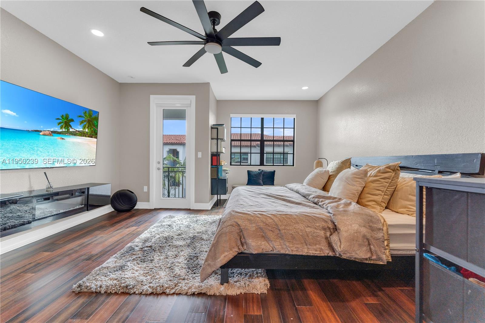 PEMBROKE LAKES SOUTH - Residential