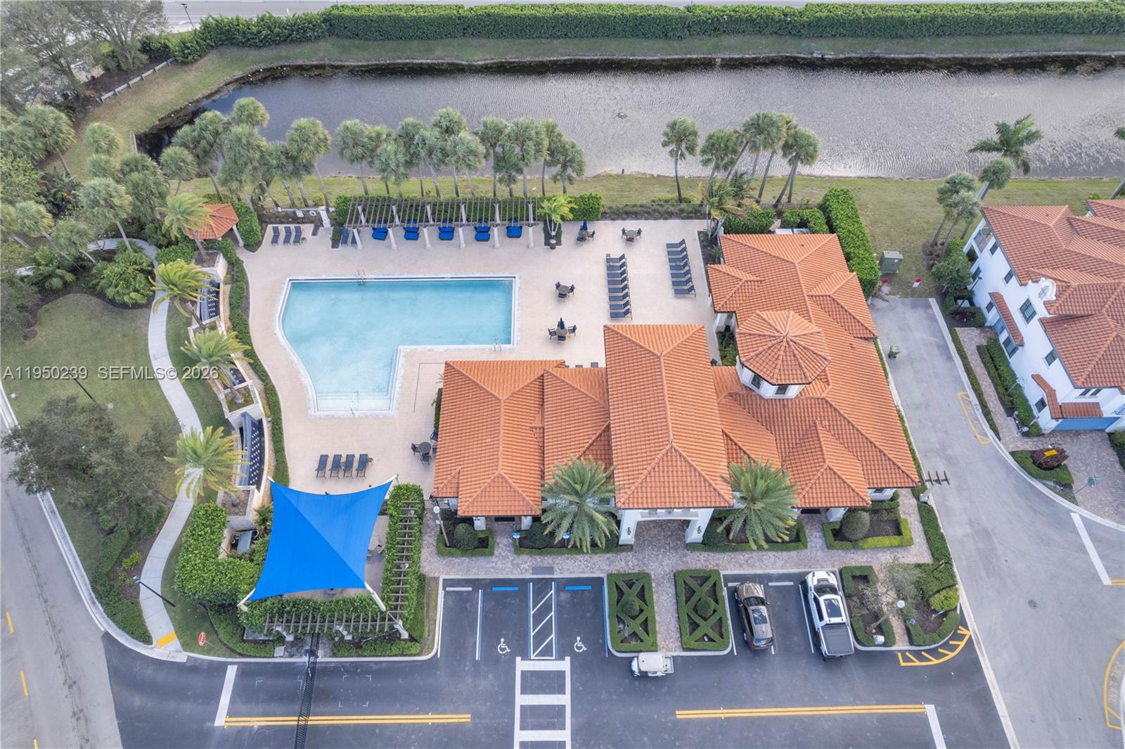 PEMBROKE LAKES SOUTH - Residential