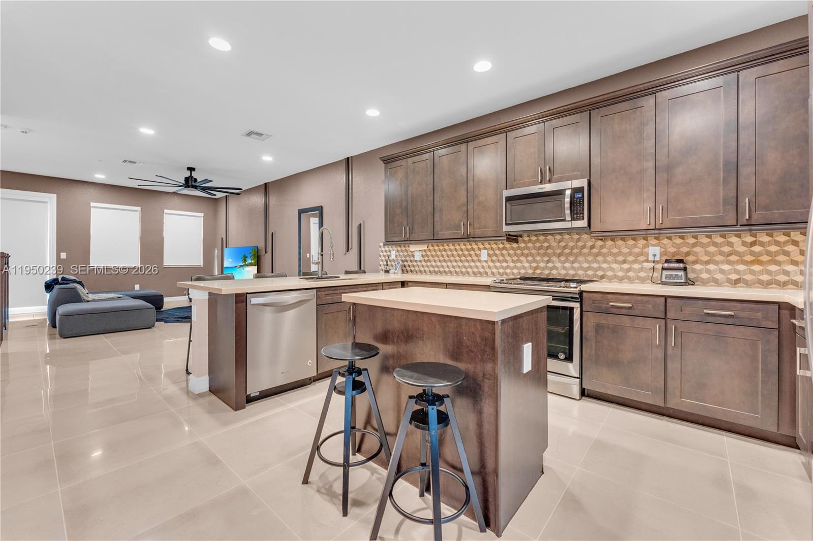 PEMBROKE LAKES SOUTH - Residential