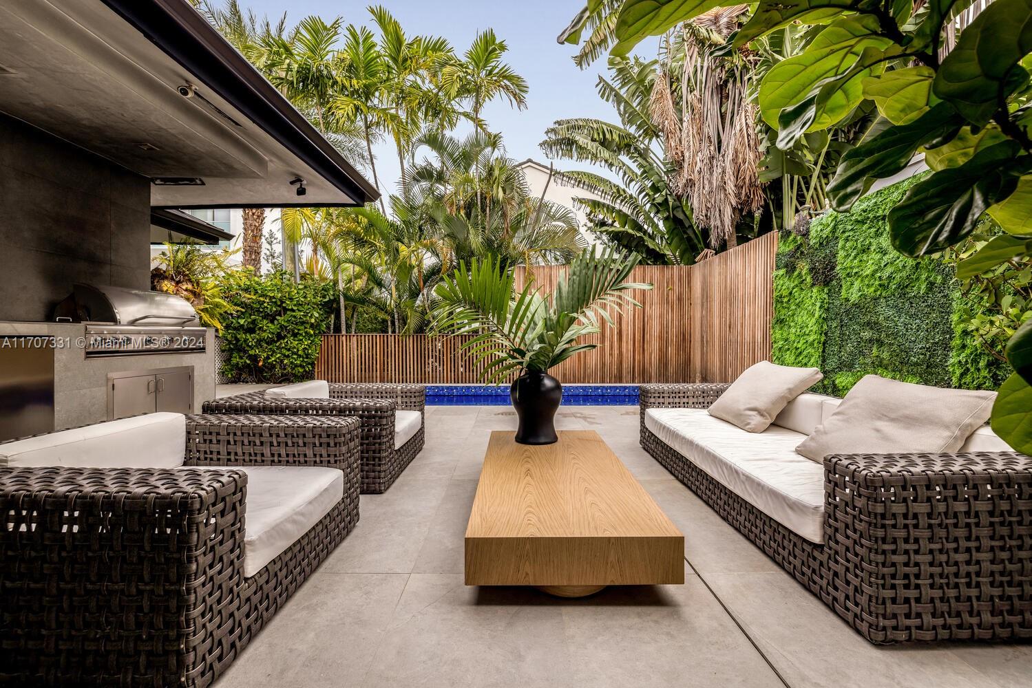 CRYSTAL VIEW - Residential