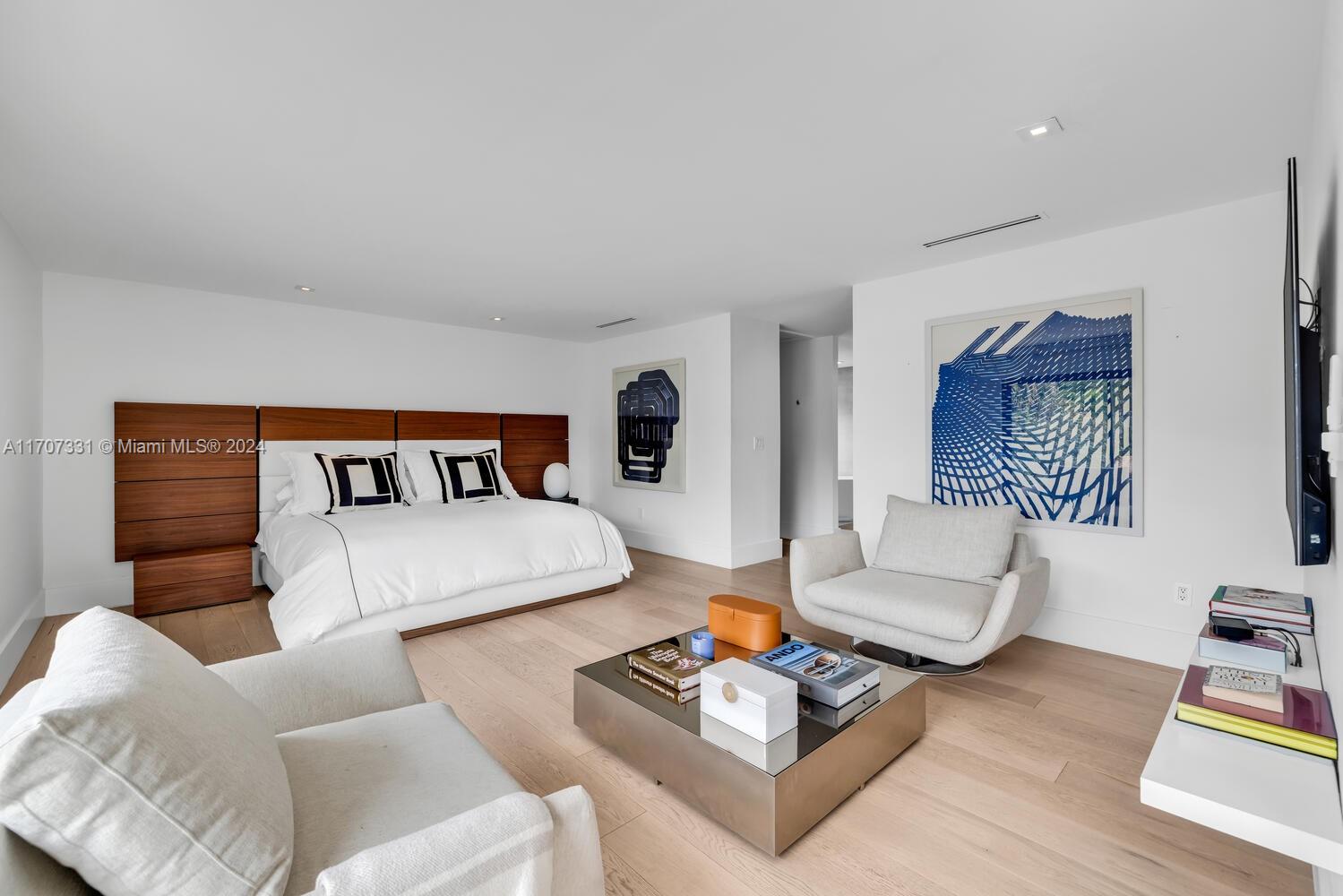 CRYSTAL VIEW - Residential