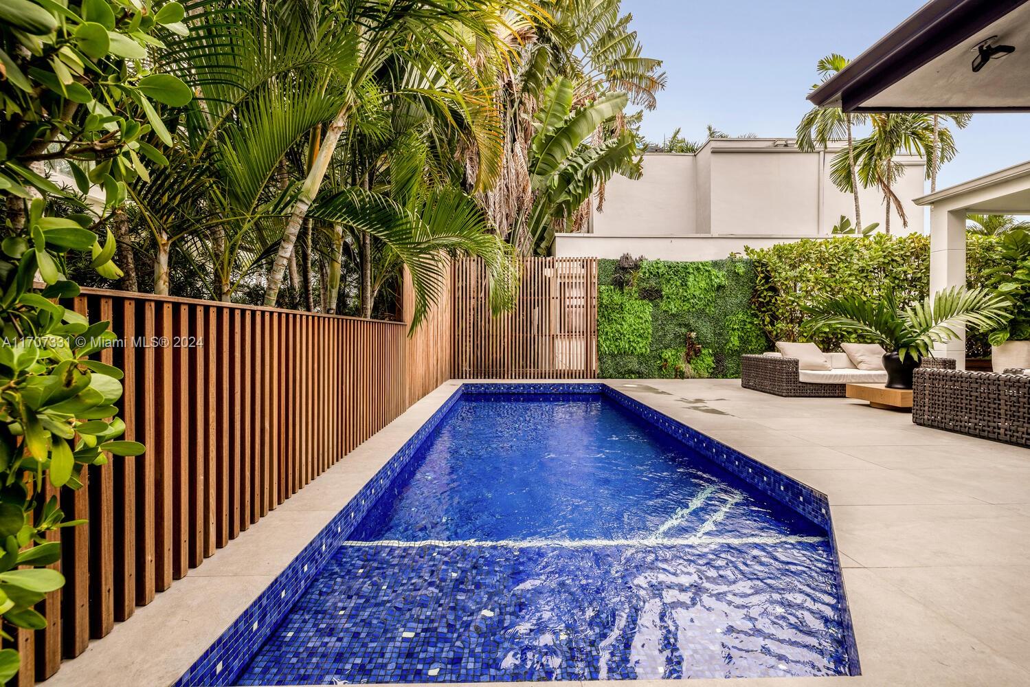 CRYSTAL VIEW - Residential