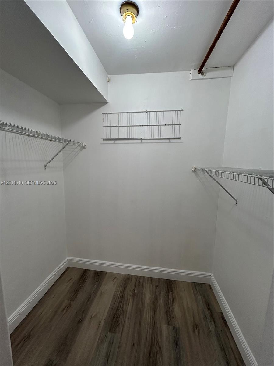 HOLLYBROOK GOLF & TENNIS - Residential