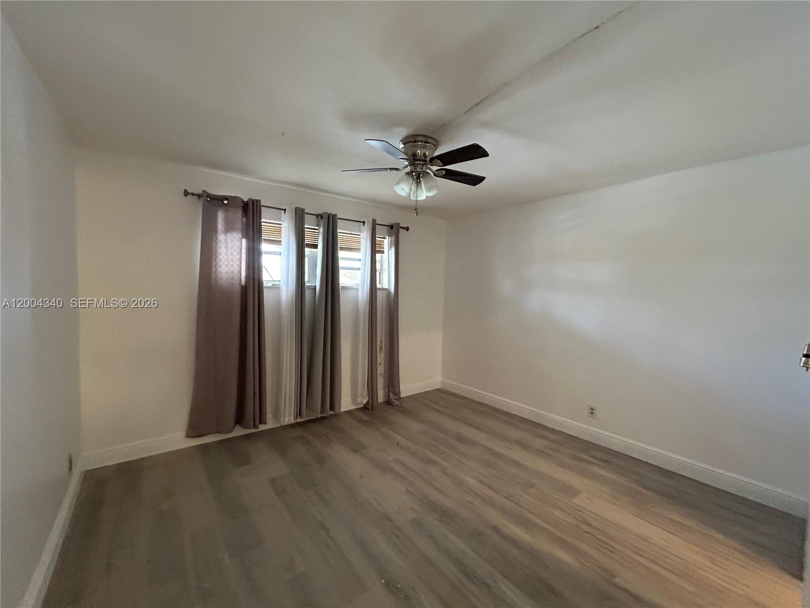 HOLLYBROOK GOLF & TENNIS - Residential