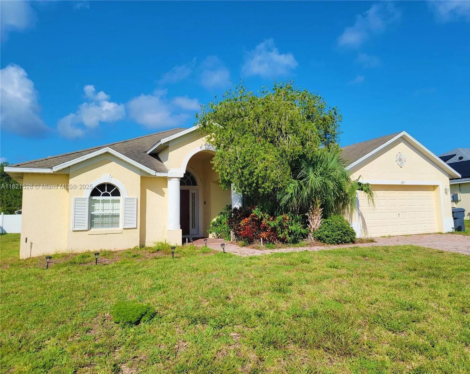 Foreclosure Auction Ends June 27, 2025 at 10:00 AM EST. Discover this inviting 3-bedroom, 2-bathroom home, offering a wonderful opportunity to live in a desirable Davenport neighborhood. The list price is the opening bid for the online auction. Sold As-is with Clear Title. Explore more details and submit your bid through Federa Home App.
