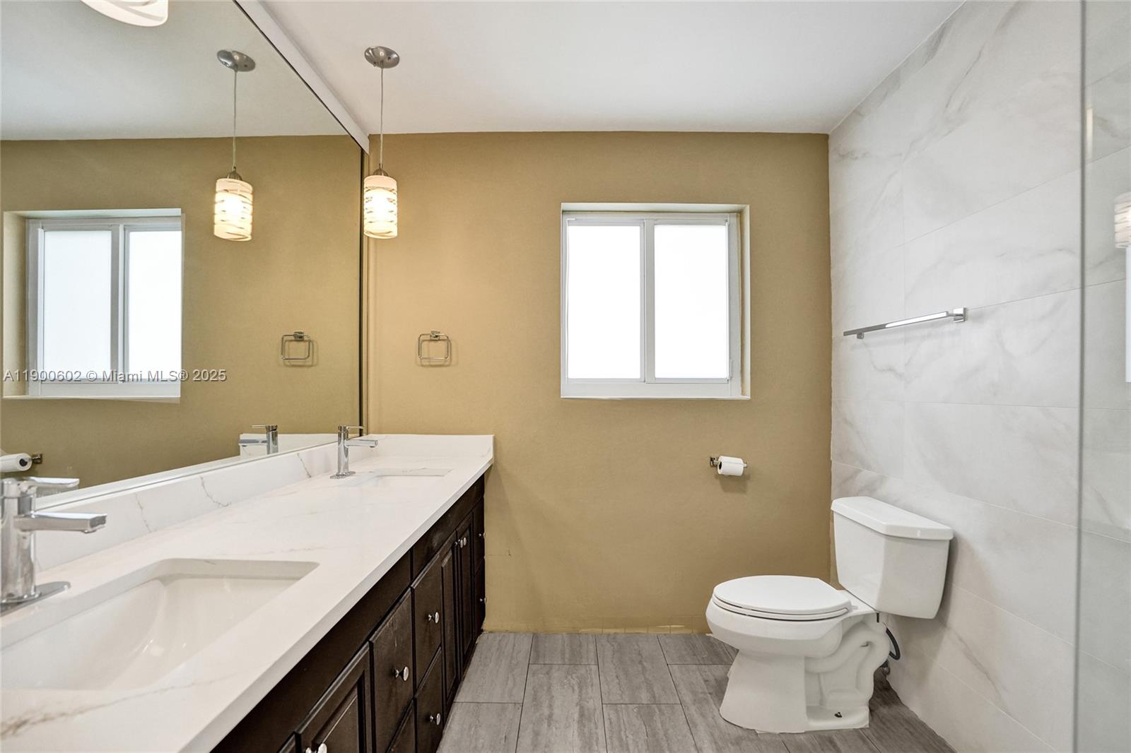 IMPERIAL POINT 2 SEC - Residential
