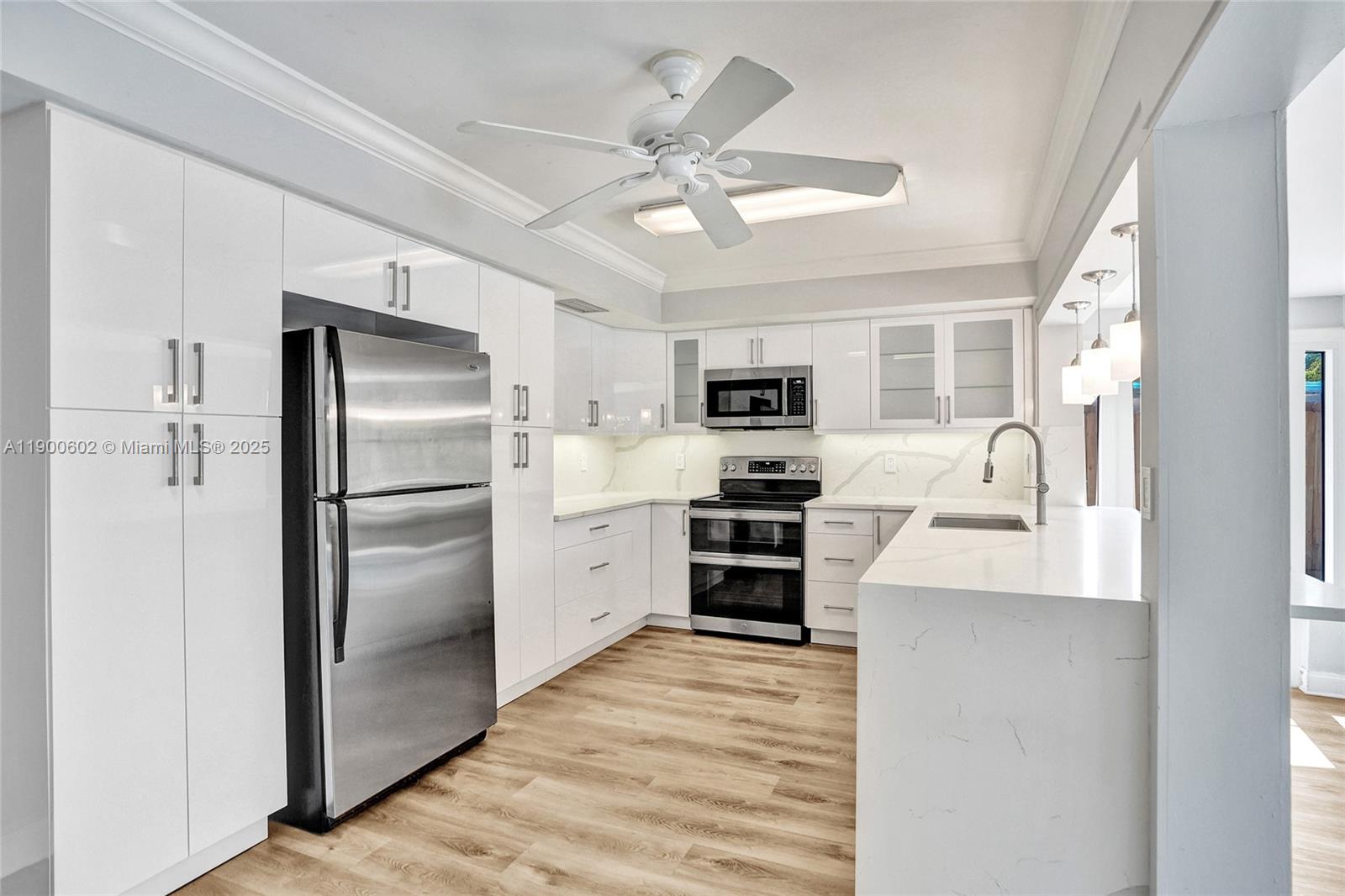IMPERIAL POINT 2 SEC - Residential