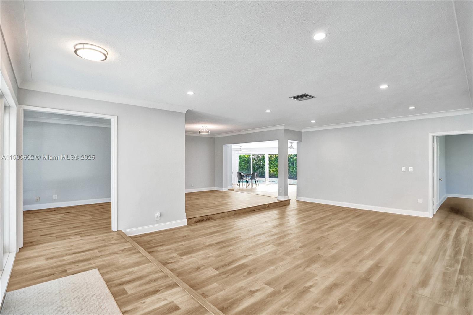 IMPERIAL POINT 2 SEC - Residential