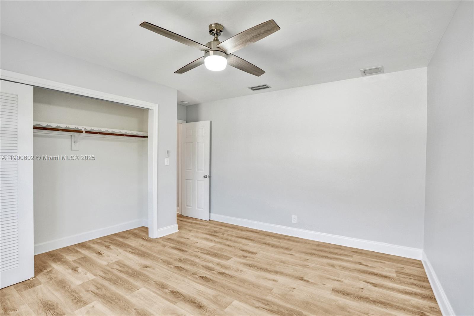 IMPERIAL POINT 2 SEC - Residential