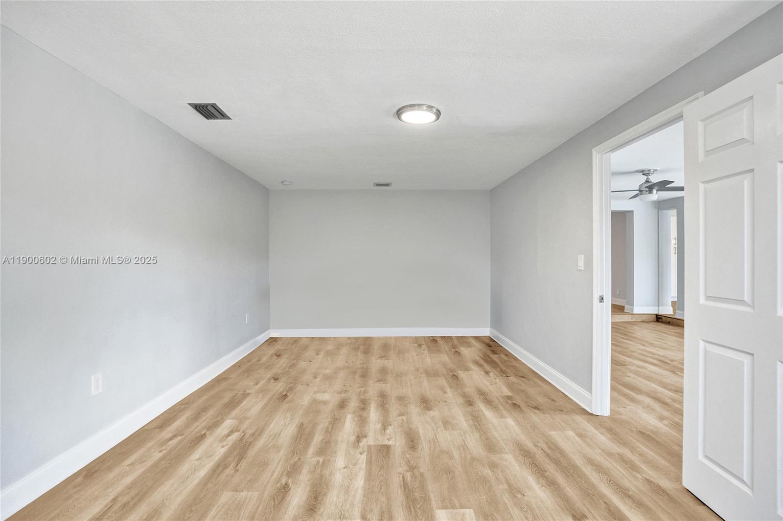 IMPERIAL POINT 2 SEC - Residential