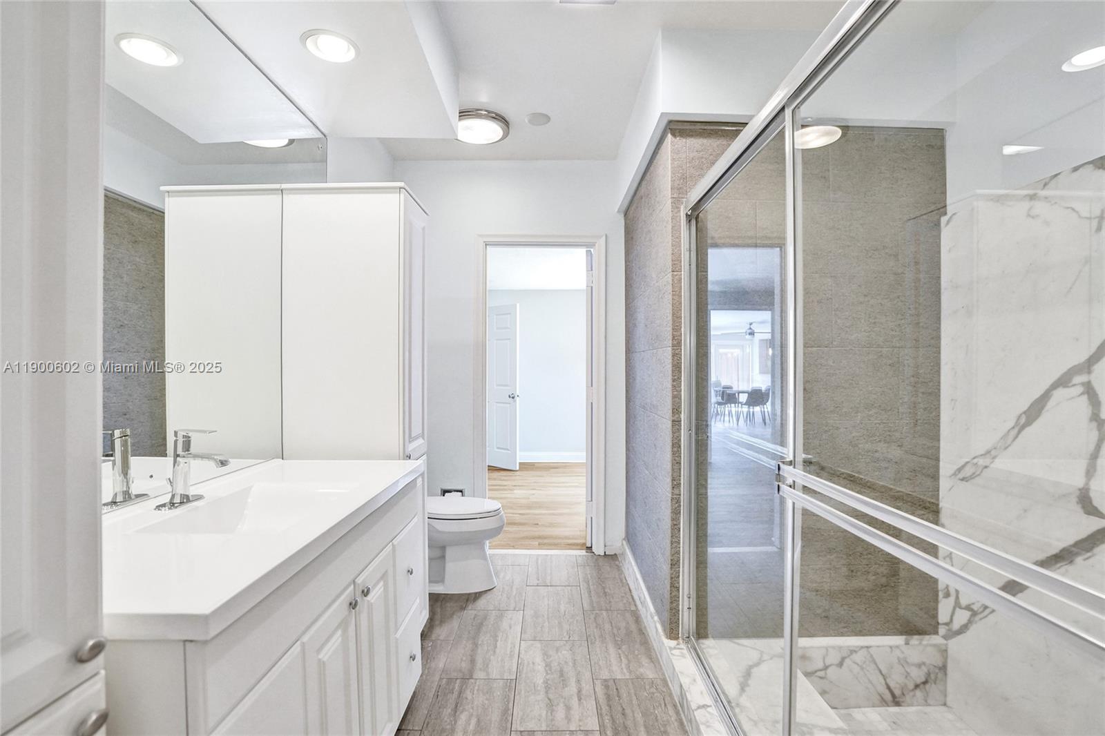 IMPERIAL POINT 2 SEC - Residential