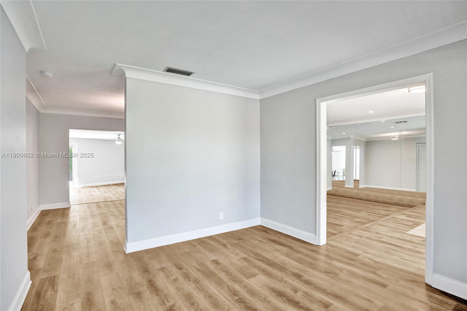 IMPERIAL POINT 2 SEC - Residential