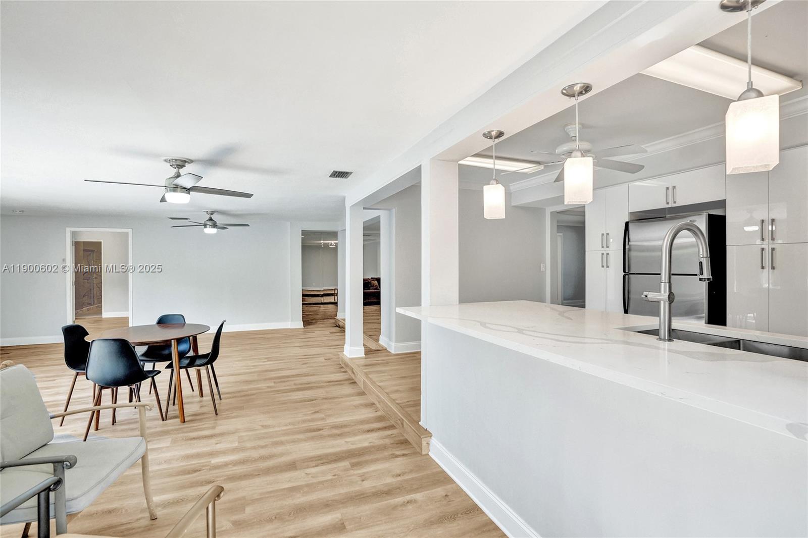 IMPERIAL POINT 2 SEC - Residential