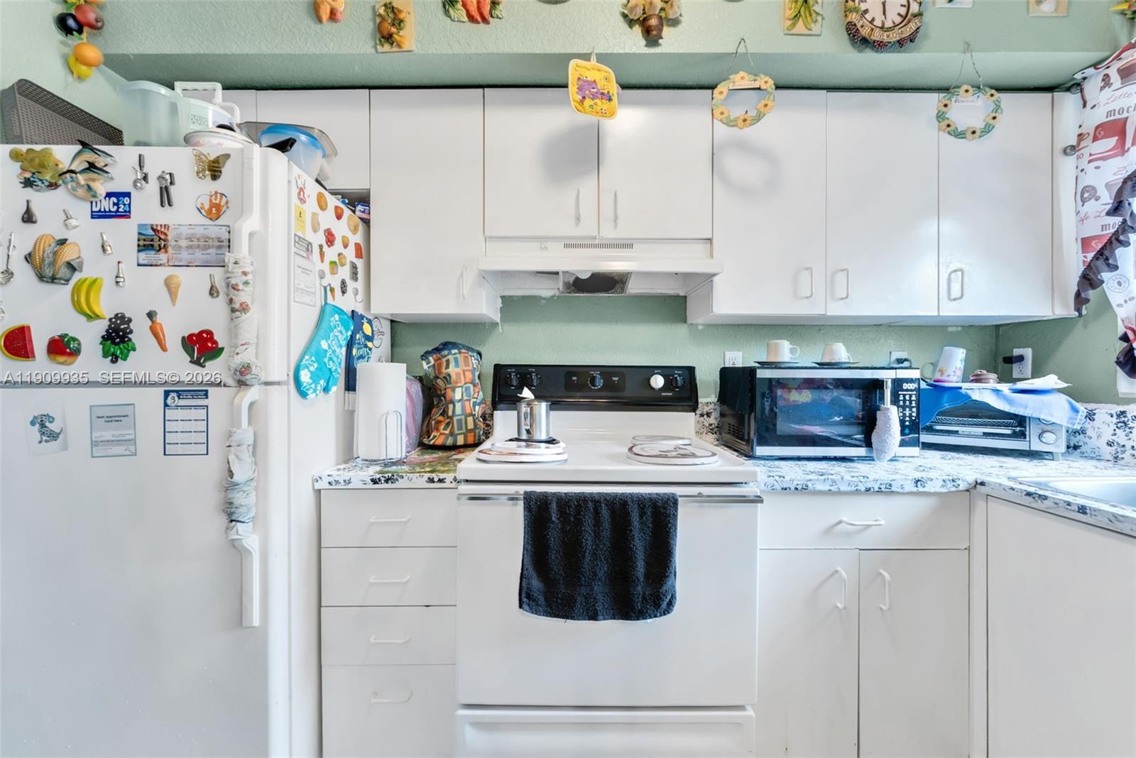 SUNSET PALM VILLAS CONDO - Residential