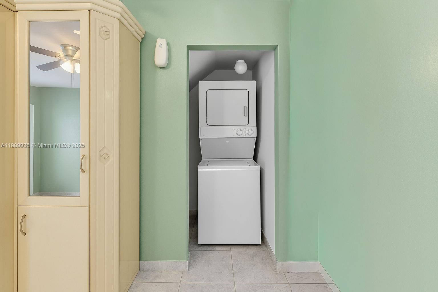 SUNSET PALM VILLAS CONDO - Residential