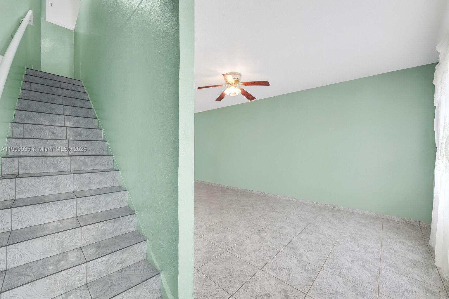 SUNSET PALM VILLAS CONDO - Residential