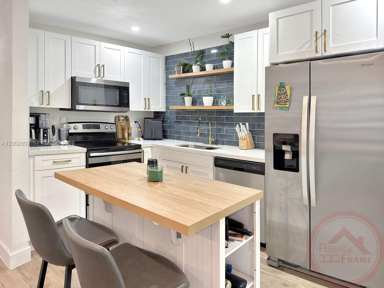 WESTWOOD LAKE 9TH ADDN - Residential Lease