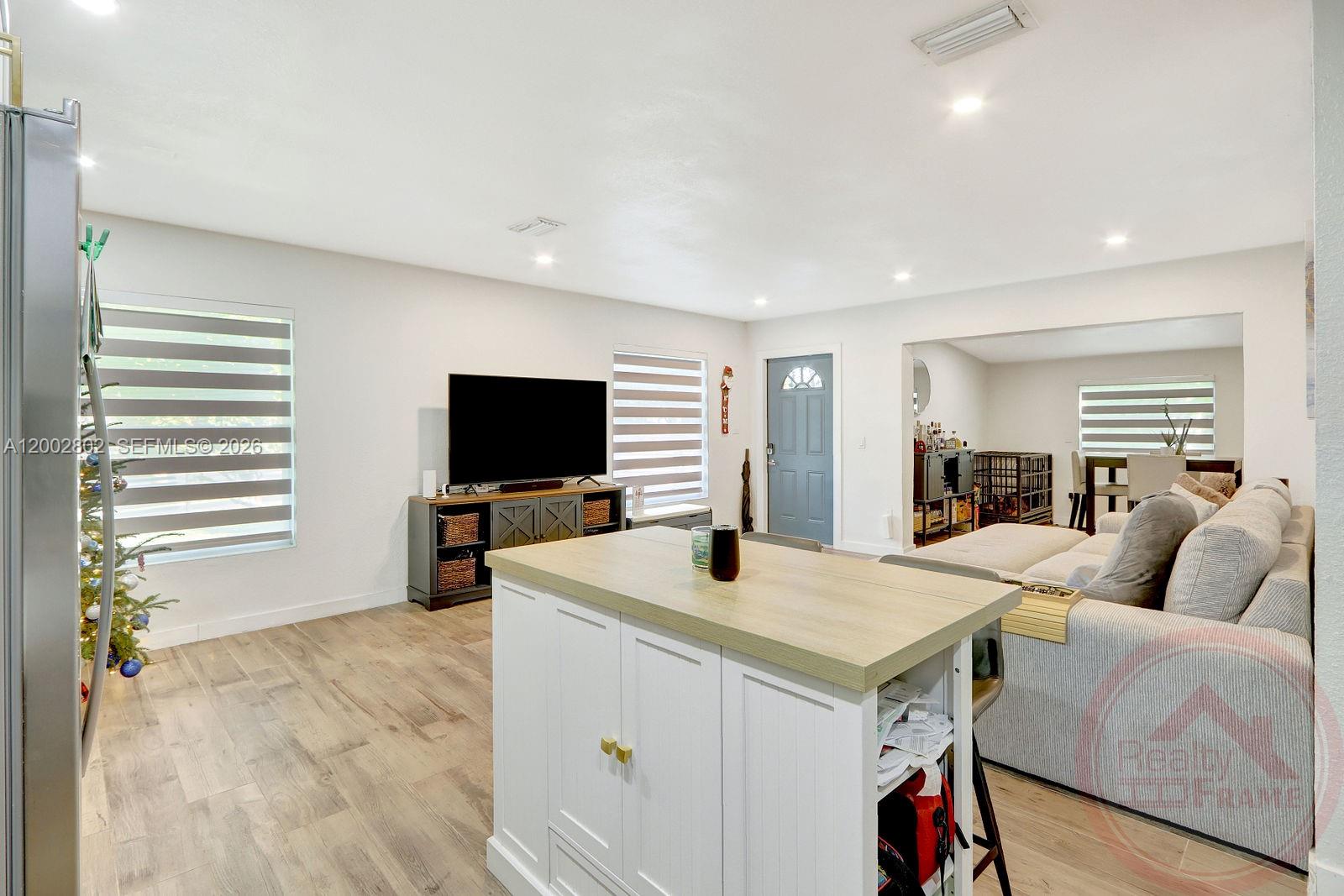 WESTWOOD LAKE 9TH ADDN - Residential Lease