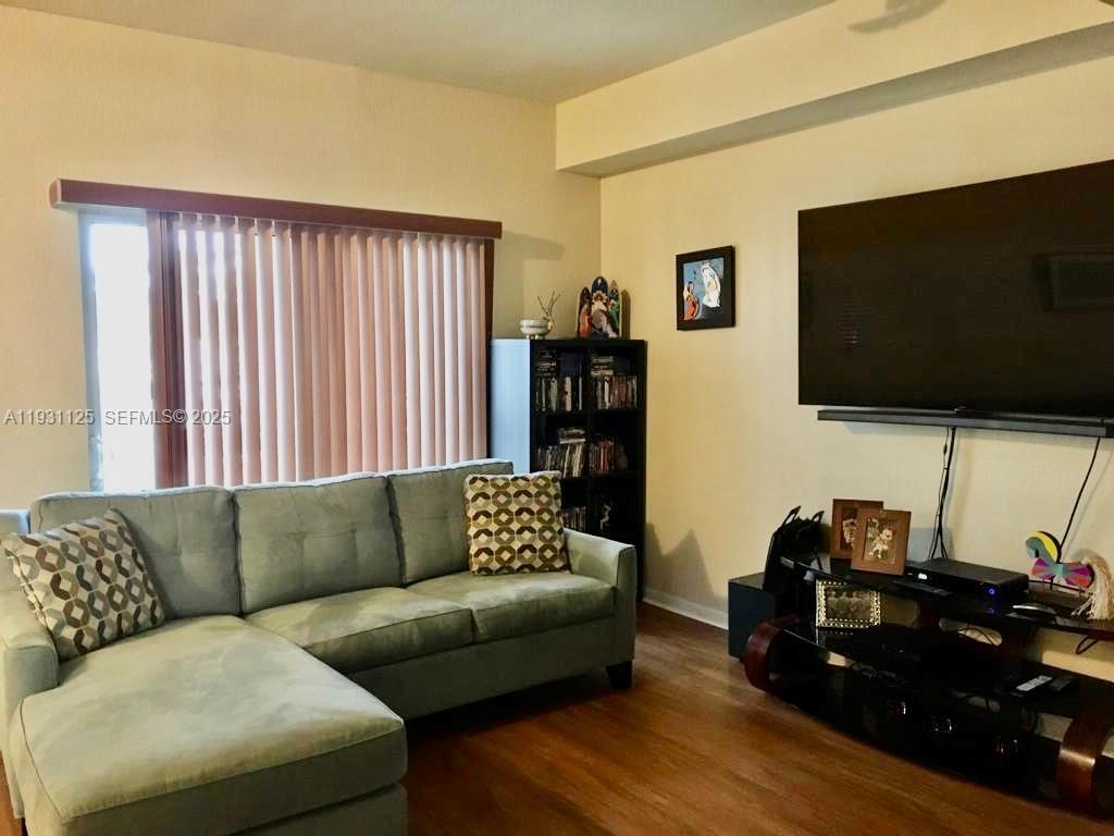 ST MORTIZ AT DORAL CONDO - Residential Lease