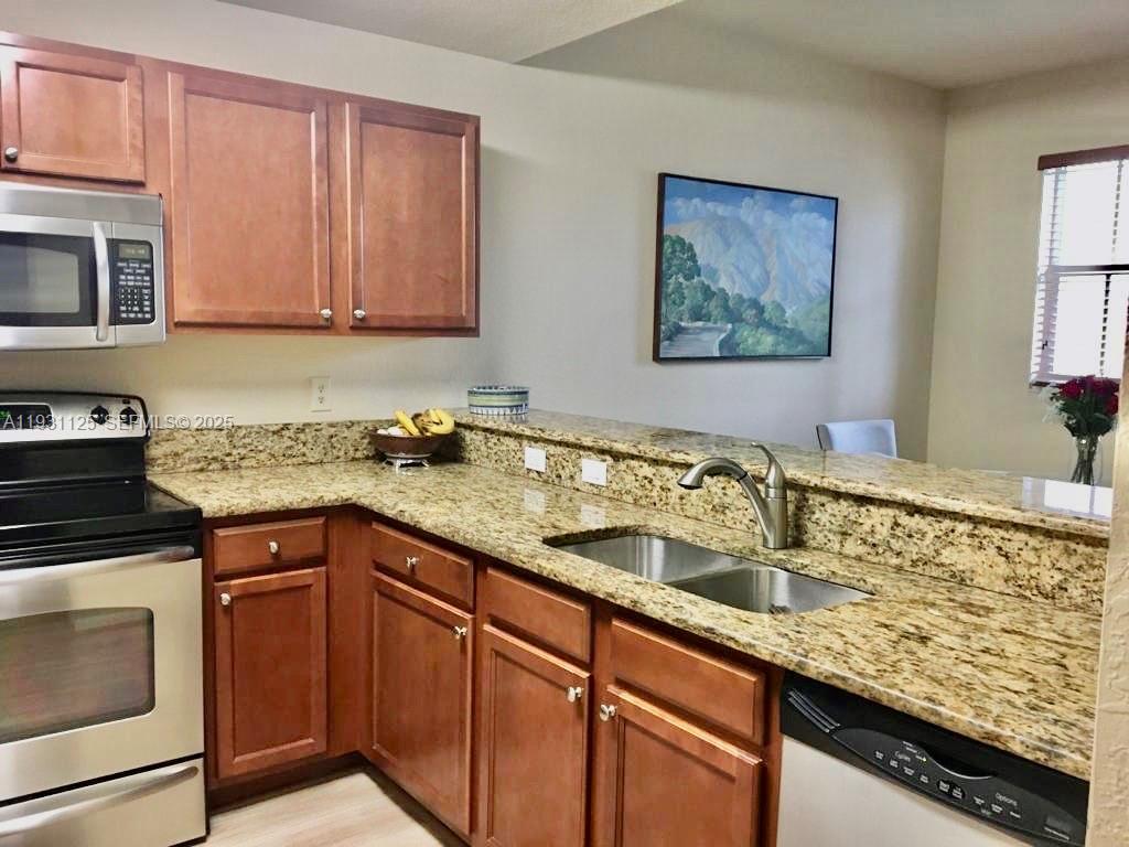 ST MORTIZ AT DORAL CONDO - Residential Lease