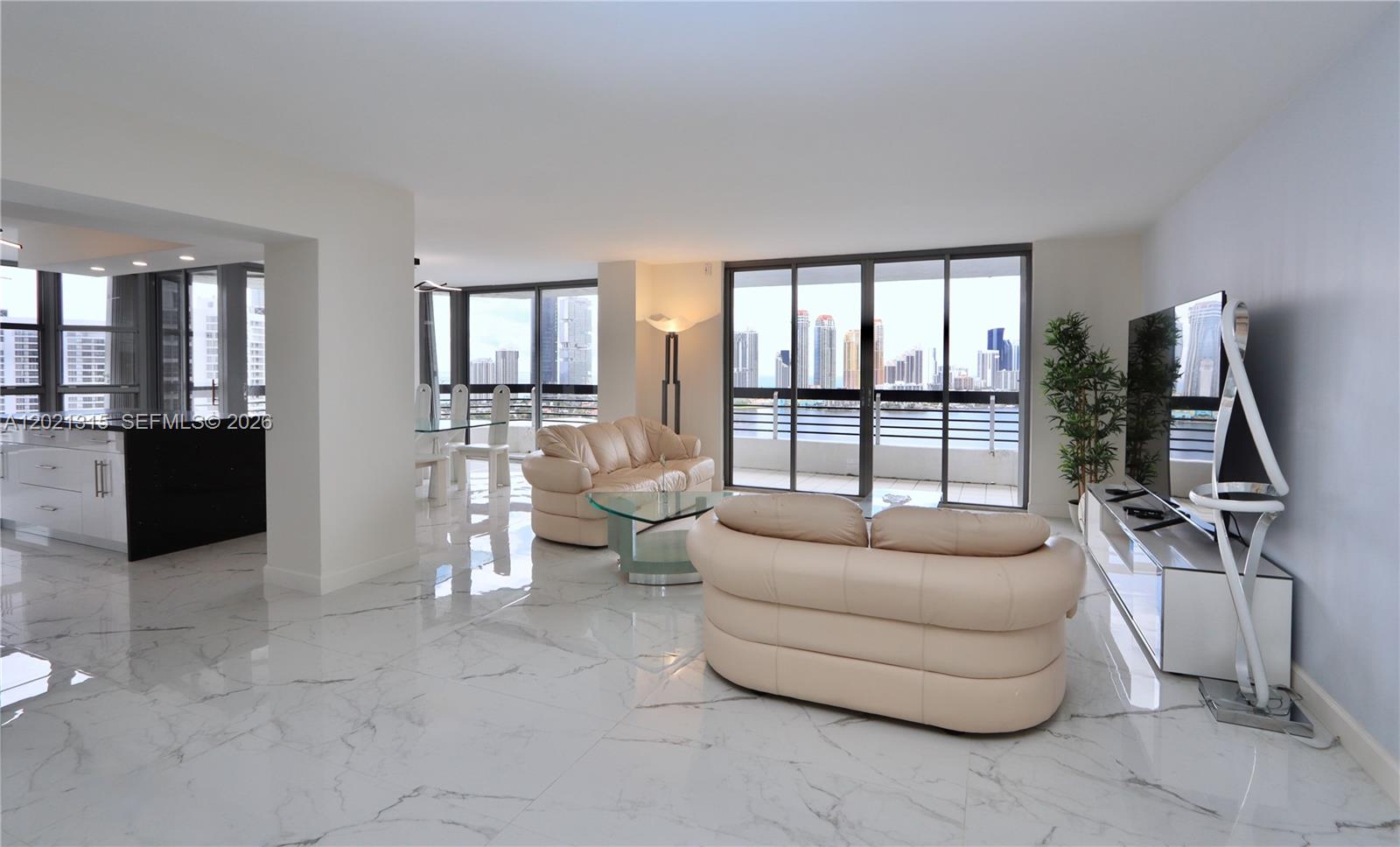 MYSTIC POINTE TOWER 500 C - Residential