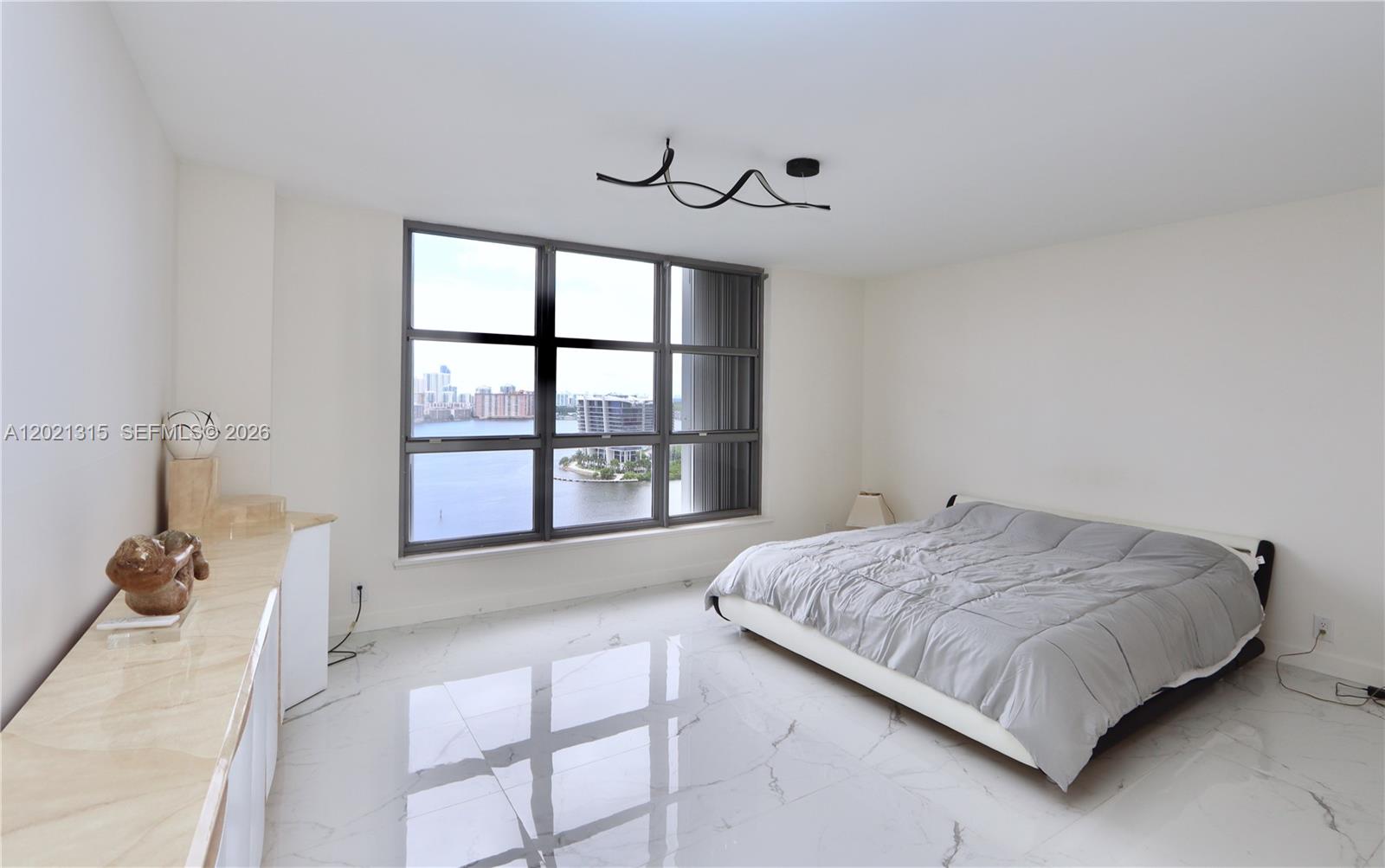 MYSTIC POINTE TOWER 500 C - Residential