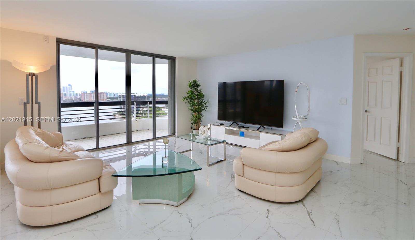 MYSTIC POINTE TOWER 500 C - Residential