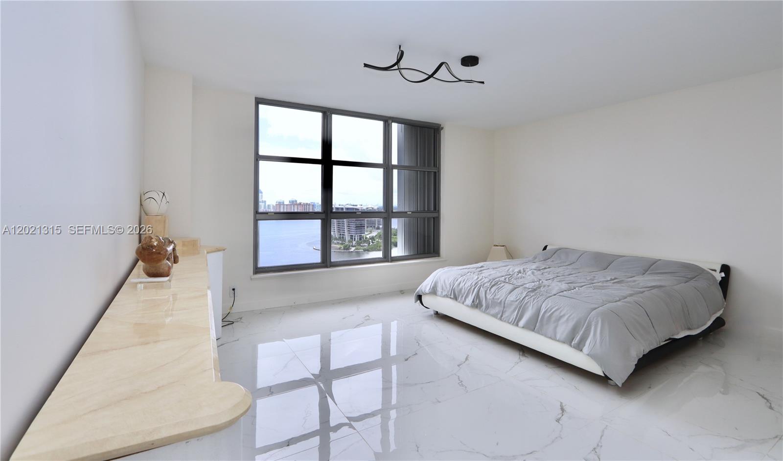 MYSTIC POINTE TOWER 500 C - Residential