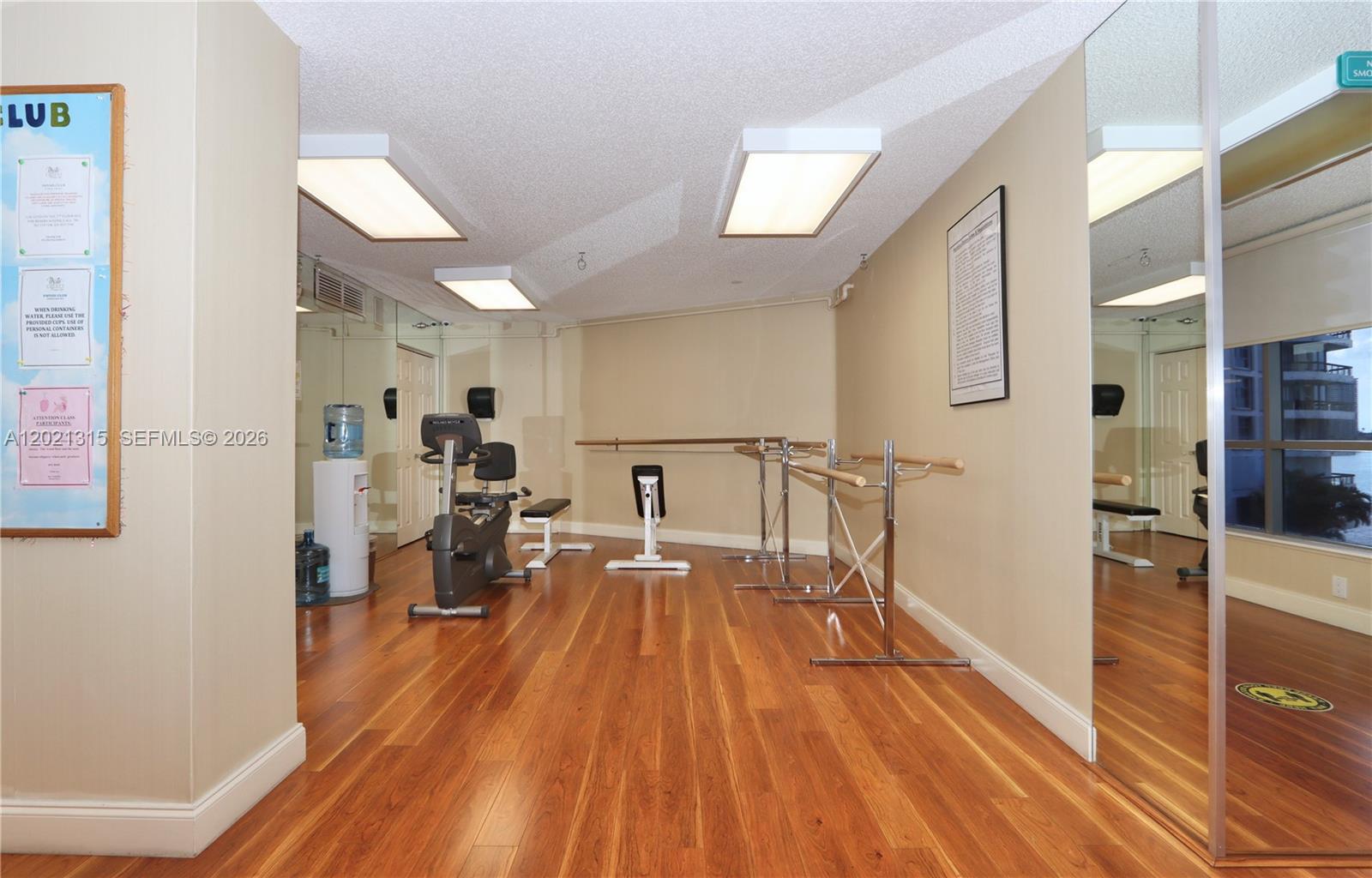 MYSTIC POINTE TOWER 500 C - Residential