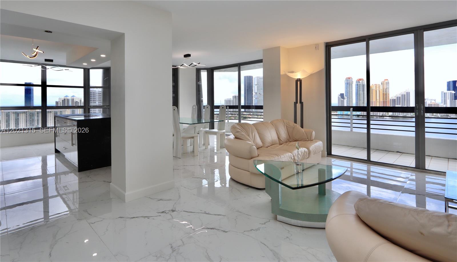 MYSTIC POINTE TOWER 500 C - Residential
