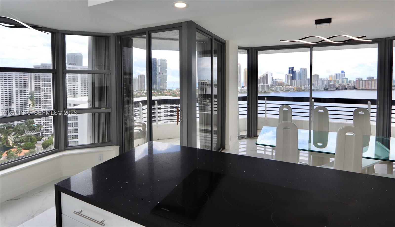 MYSTIC POINTE TOWER 500 C - Residential