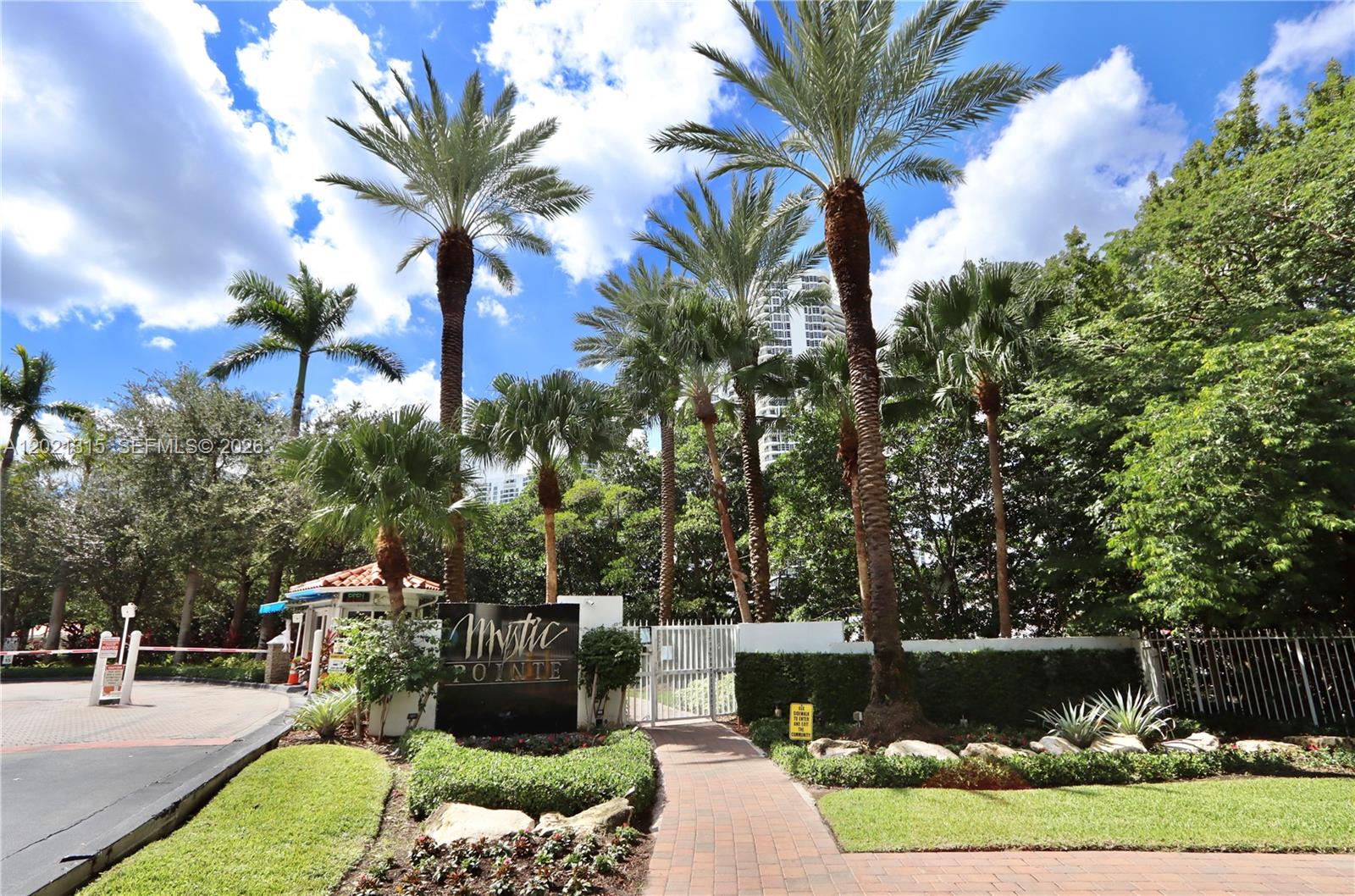 MYSTIC POINTE TOWER 500 C - Residential