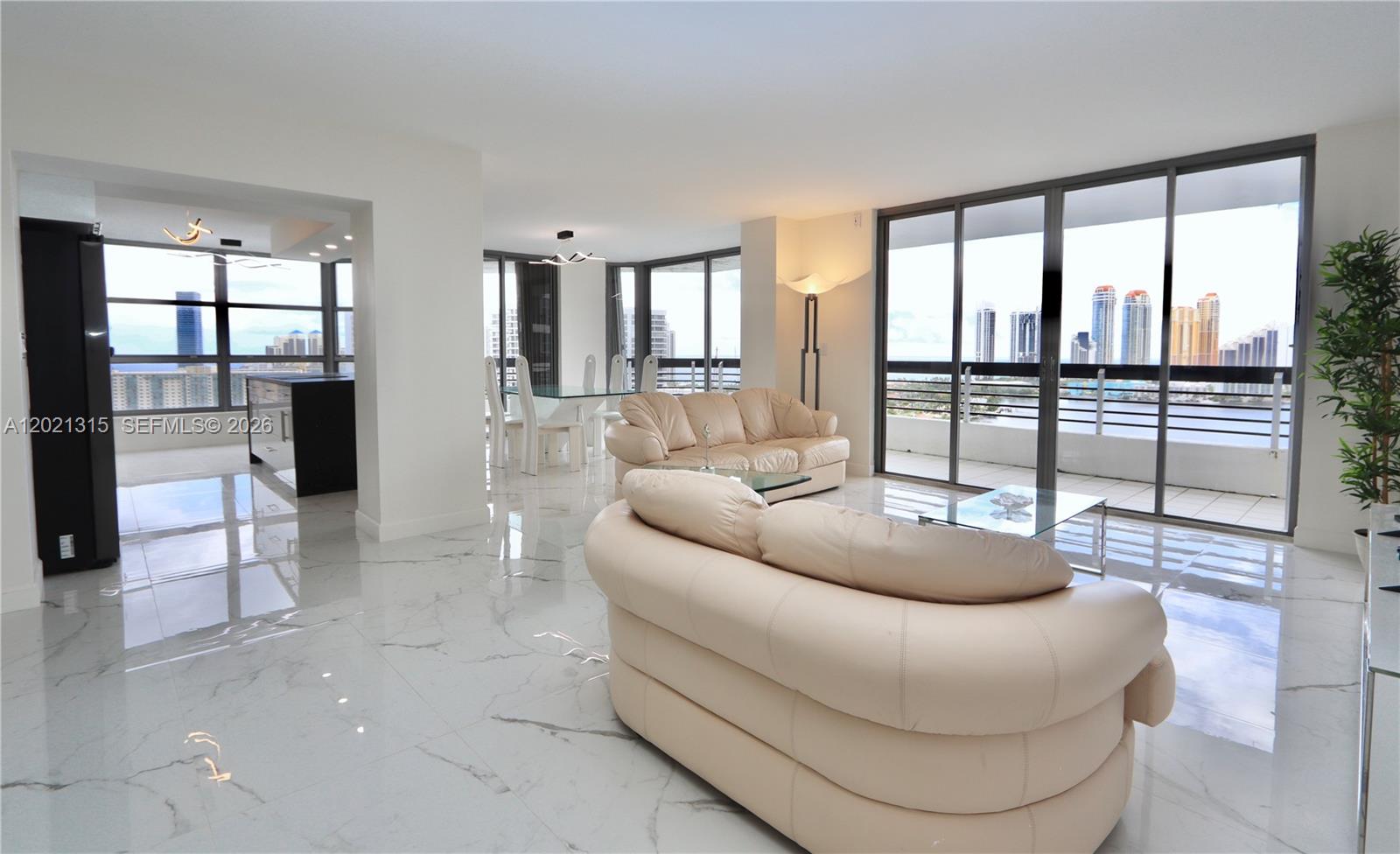 MYSTIC POINTE TOWER 500 C - Residential