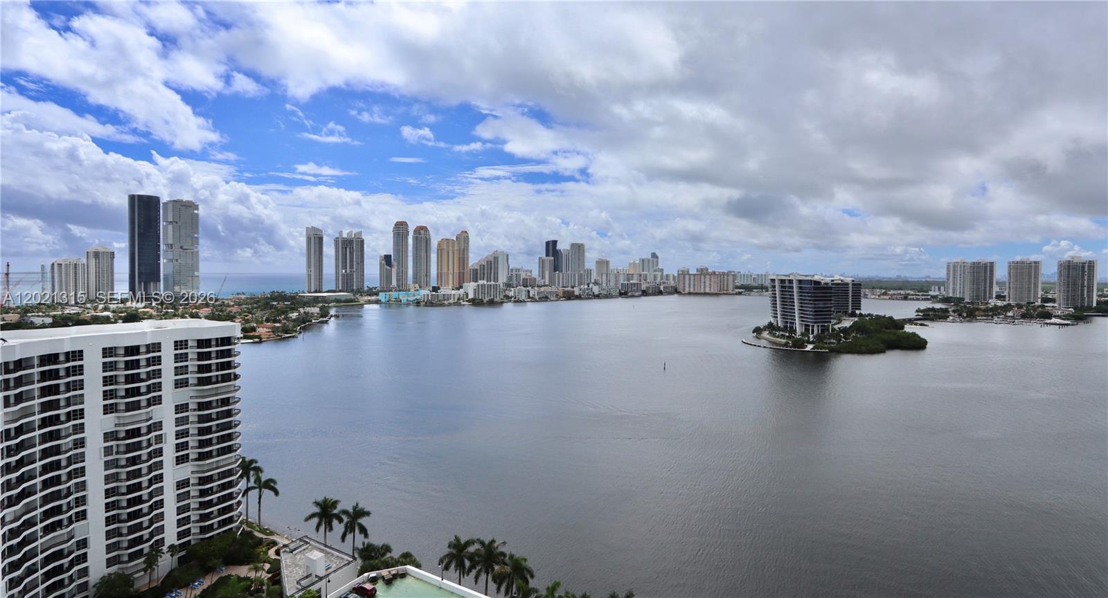 MYSTIC POINTE TOWER 500 C - Residential