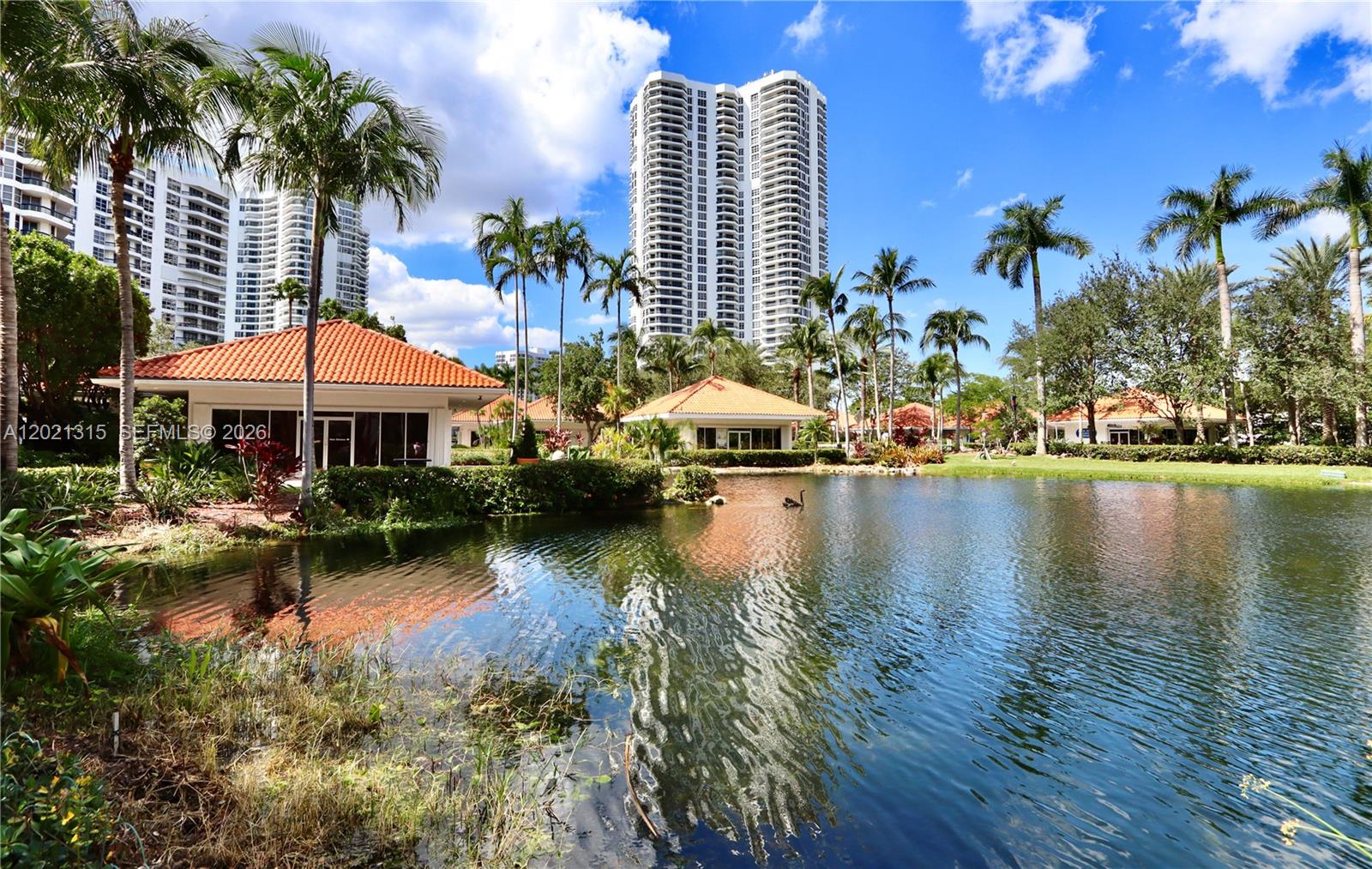 MYSTIC POINTE TOWER 500 C - Residential