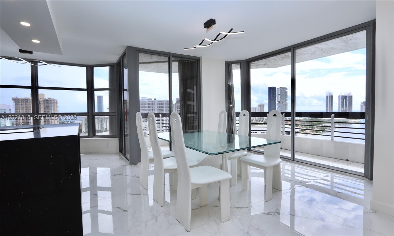 MYSTIC POINTE TOWER 500 C - Residential