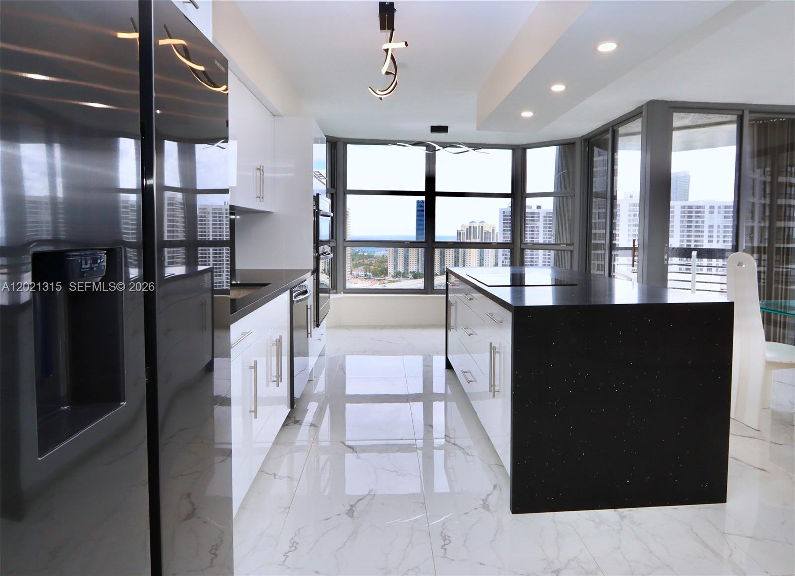MYSTIC POINTE TOWER 500 C - Residential