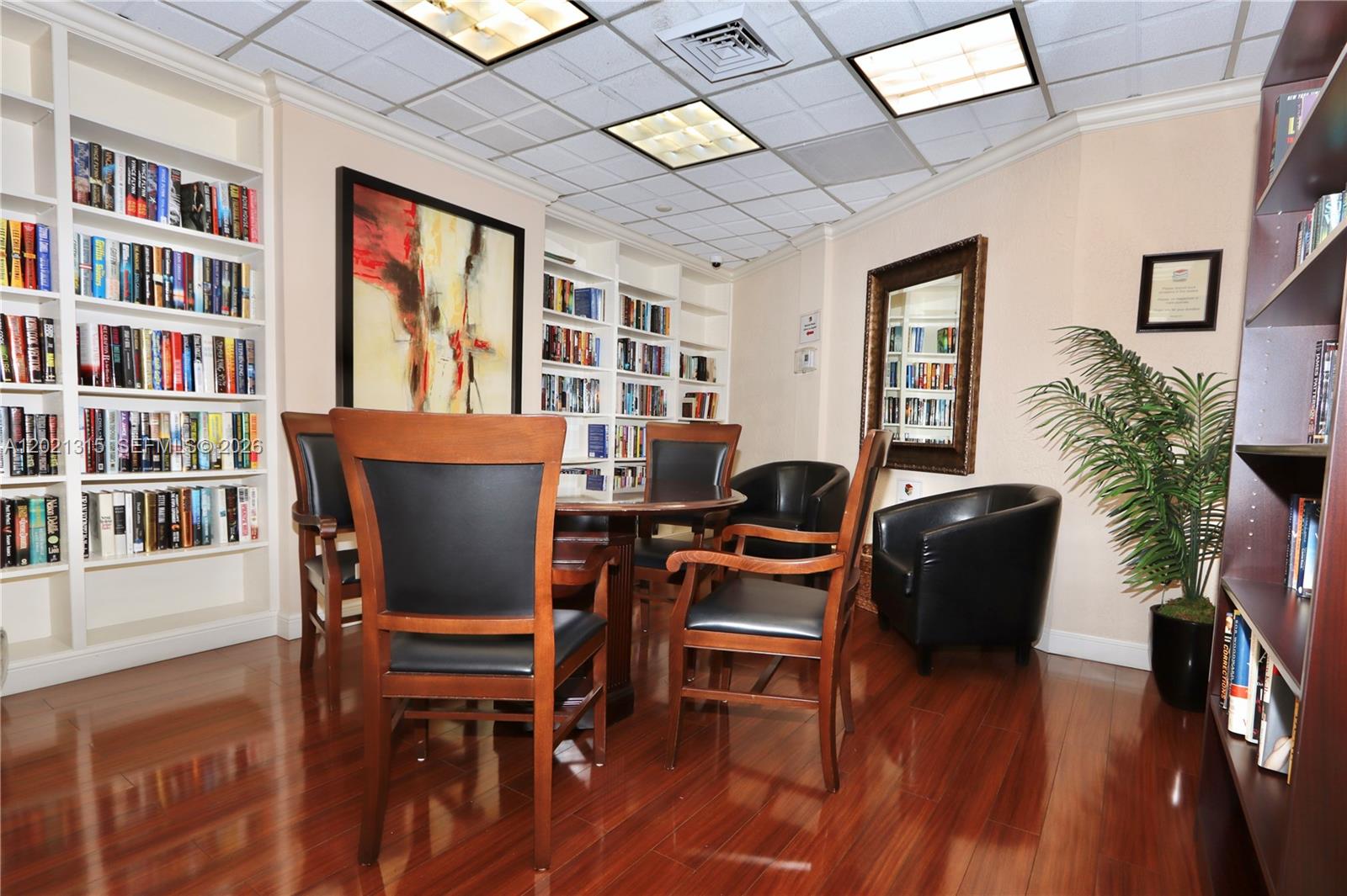 MYSTIC POINTE TOWER 500 C - Residential