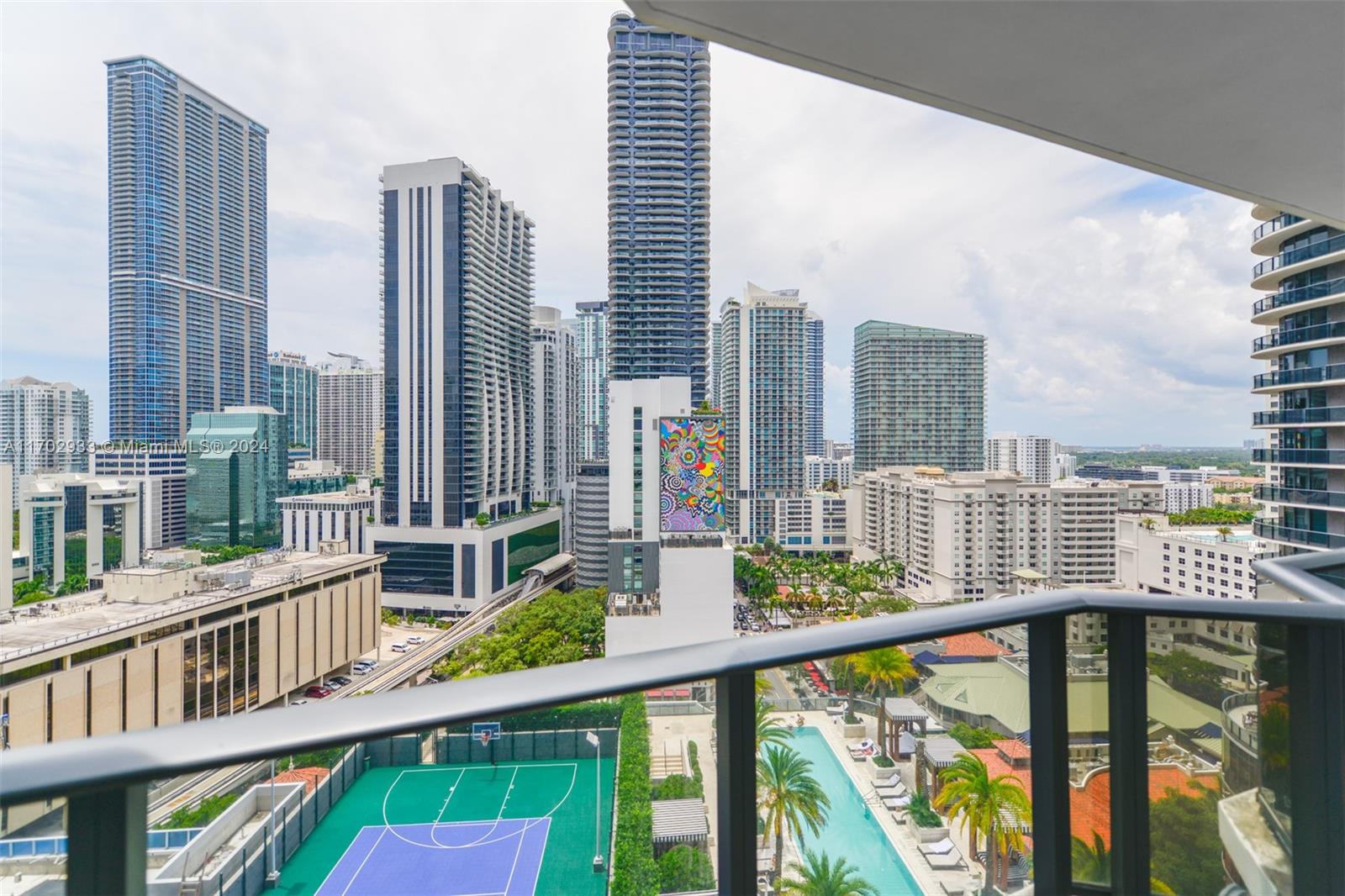 SLS LUX - Residential