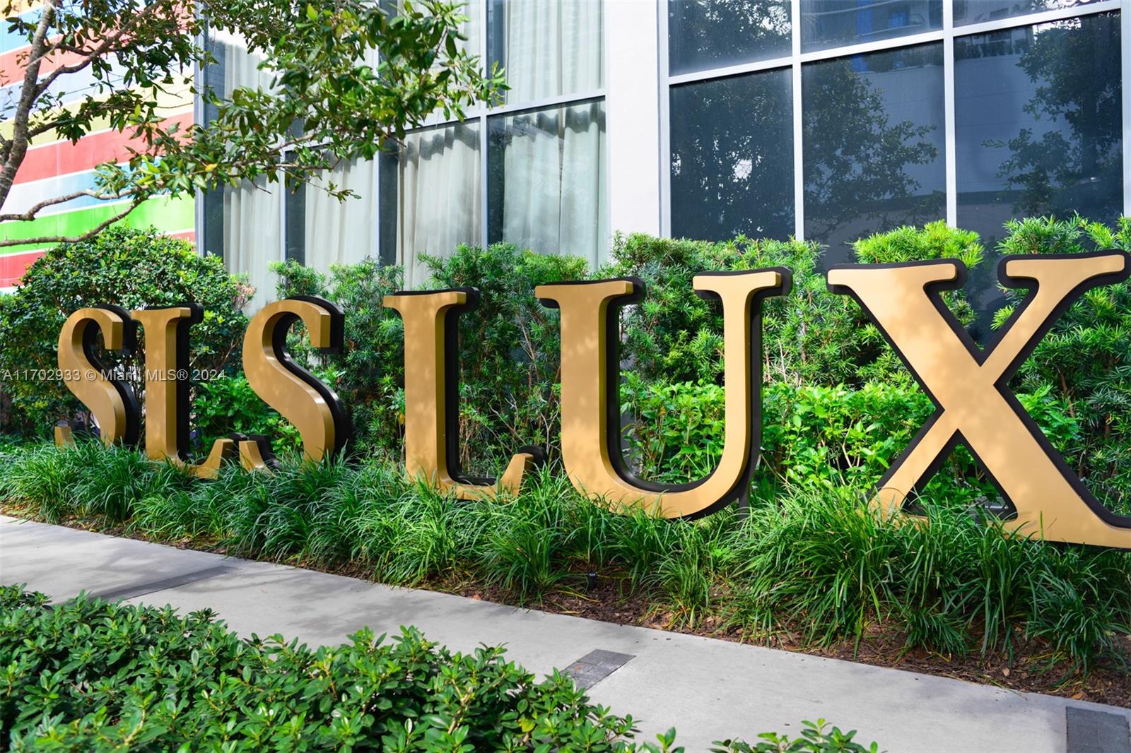 SLS LUX - Residential