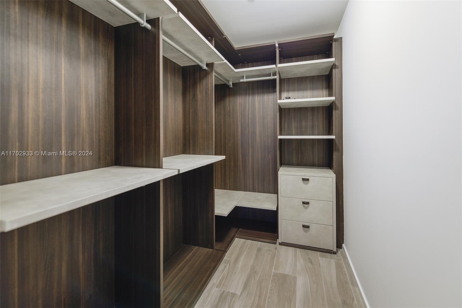 SLS LUX - Residential