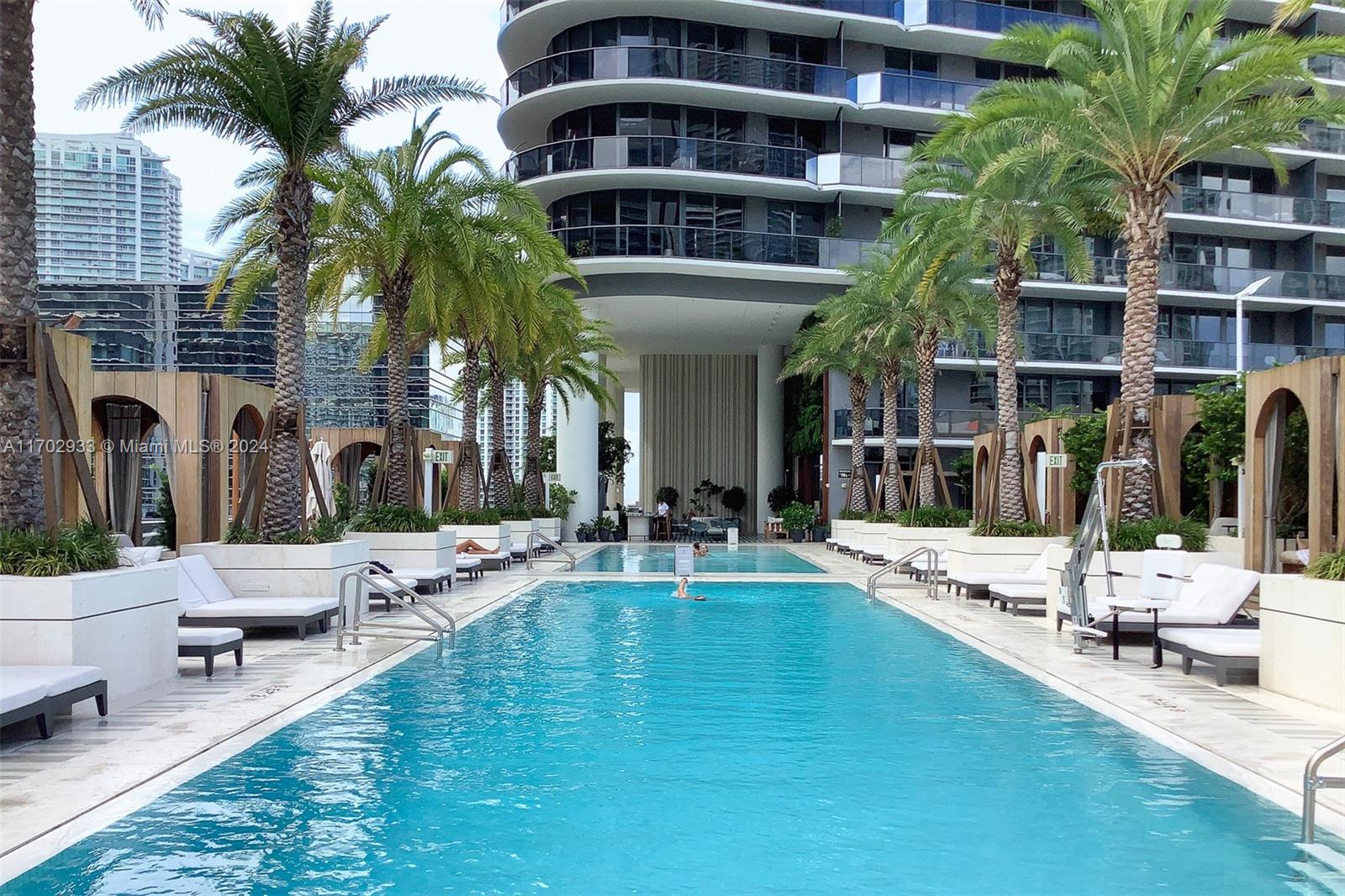 SLS LUX - Residential