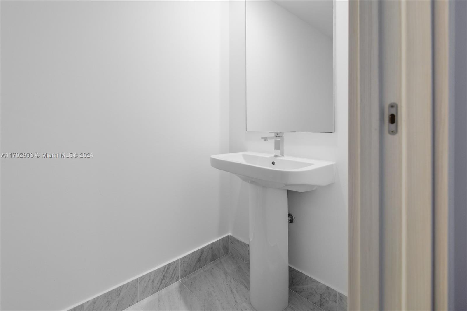 SLS LUX - Residential