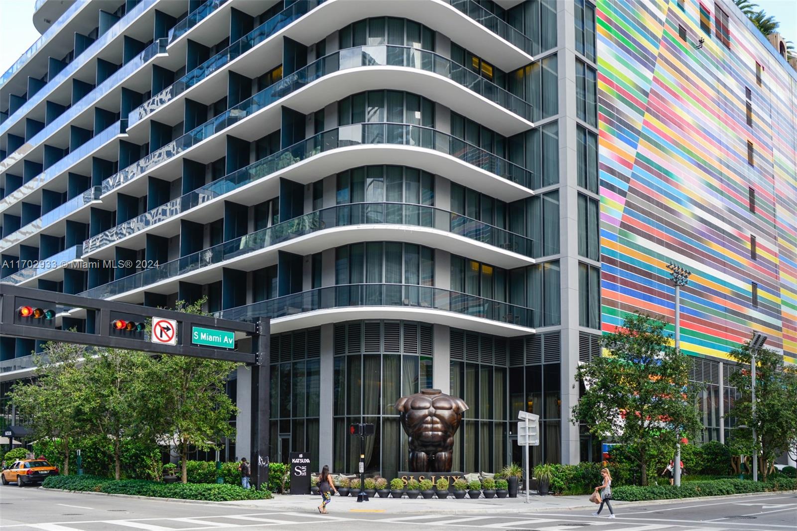 SLS LUX - Residential