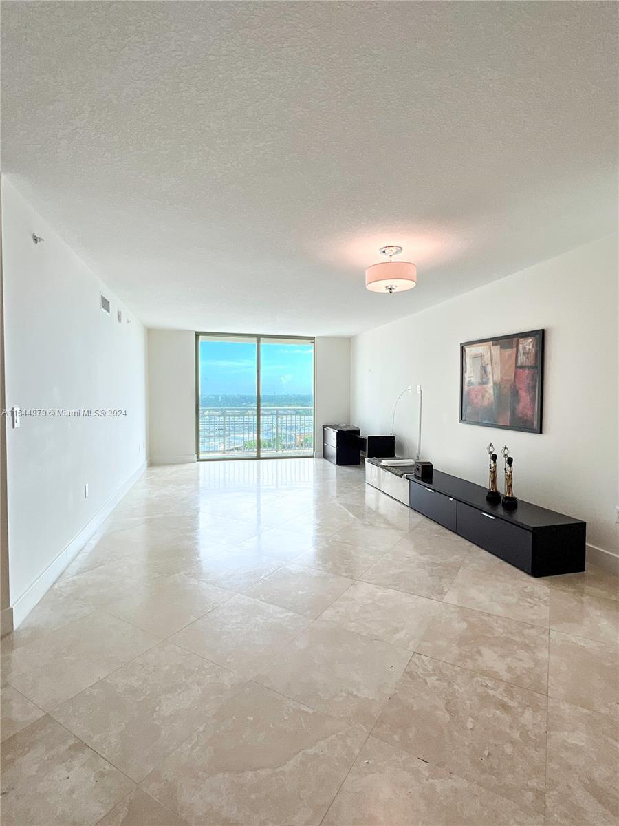 METROPOLIS I AT DADELAND - Residential Lease