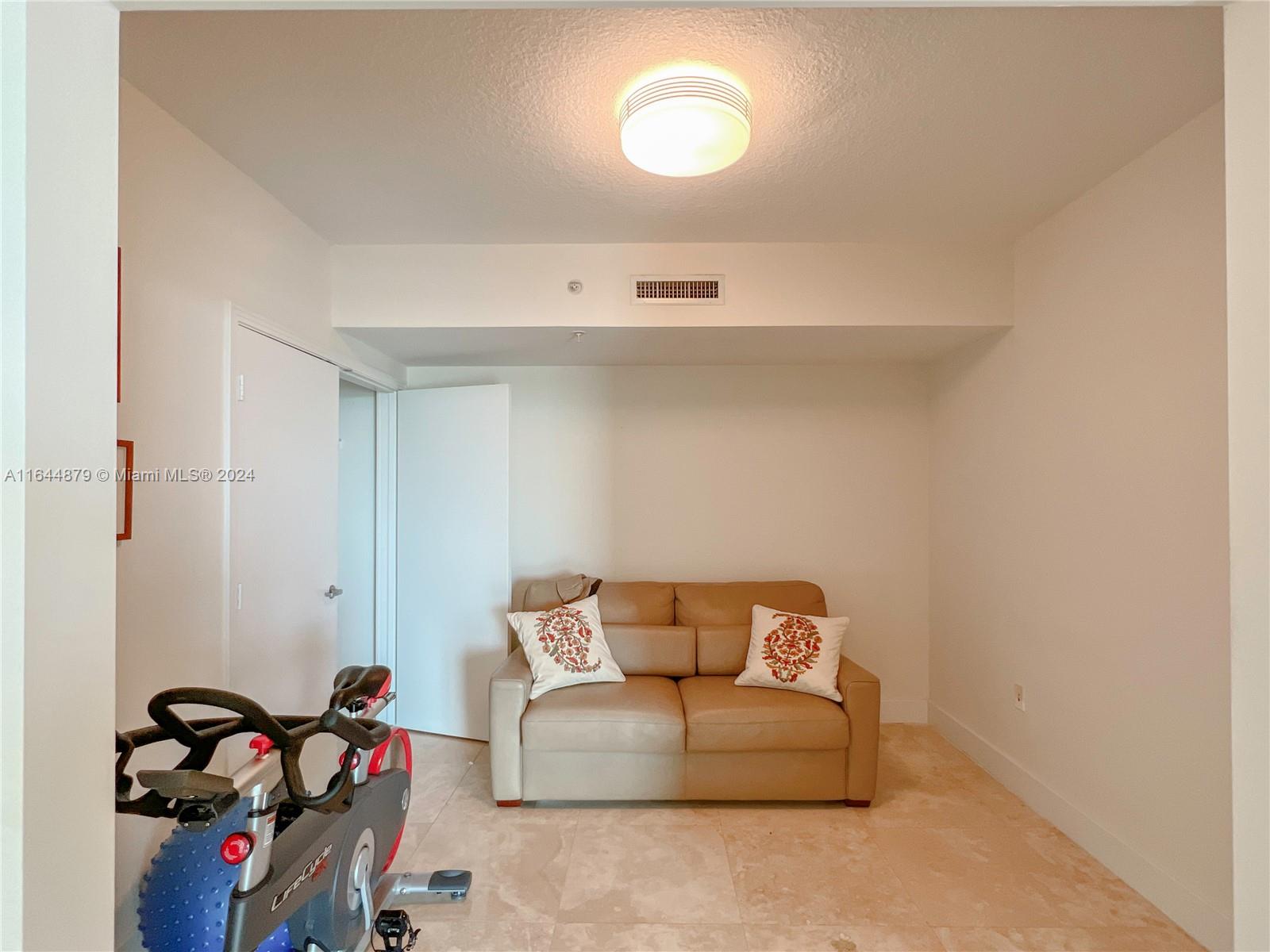 METROPOLIS I AT DADELAND - Residential Lease