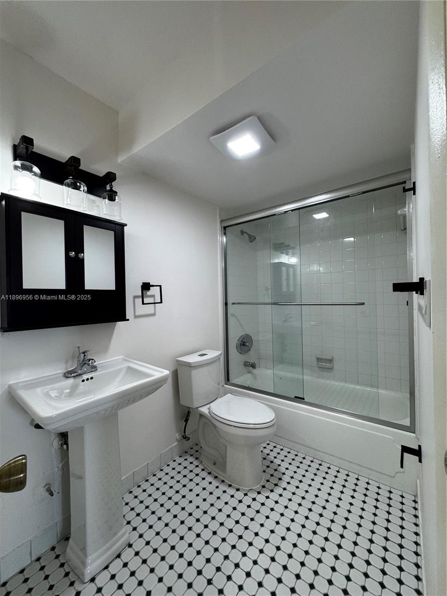 THREE HORIZONS SOUTH COND - Residential Lease