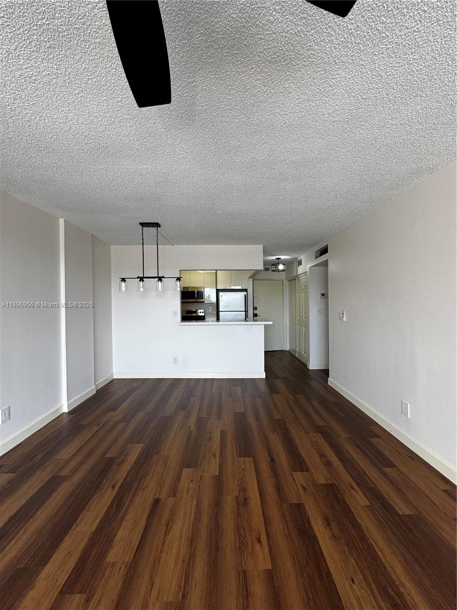 THREE HORIZONS SOUTH COND - Residential Lease