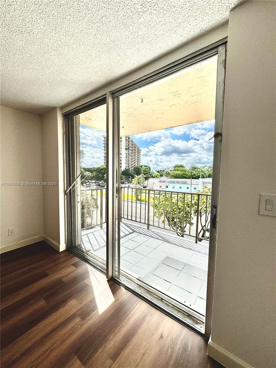 THREE HORIZONS SOUTH COND - Residential Lease