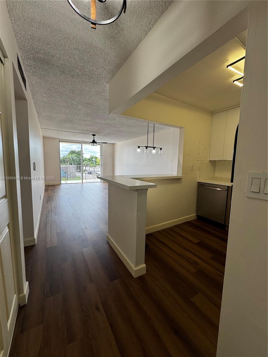 THREE HORIZONS SOUTH COND - Residential Lease